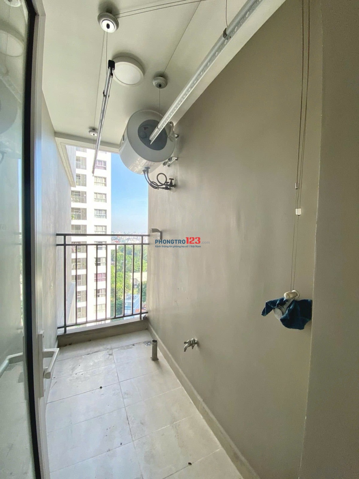 Giá thuê 8,5tr/tháng, căn 1p ngủ, nội thất, Chung cư Carillon 3