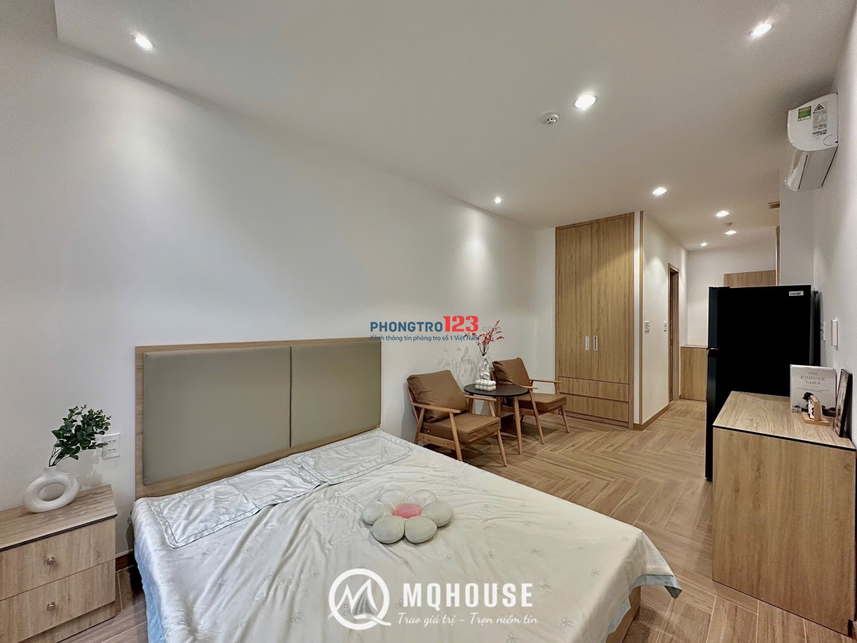 STUDIO BAN CÔNG FULL NỘI THẤT NGAY CẦU VƯỢT HOÀNG HOA THÁM QUẬN TÂN BÌNH
