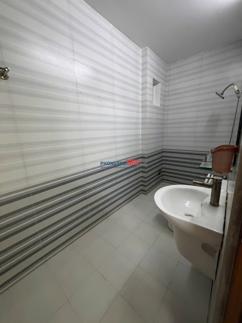 Cho thuê CHDV full NT , wc Riêng , có cửa sổ, phía sau trường ĐH Văn Hiến -NVL