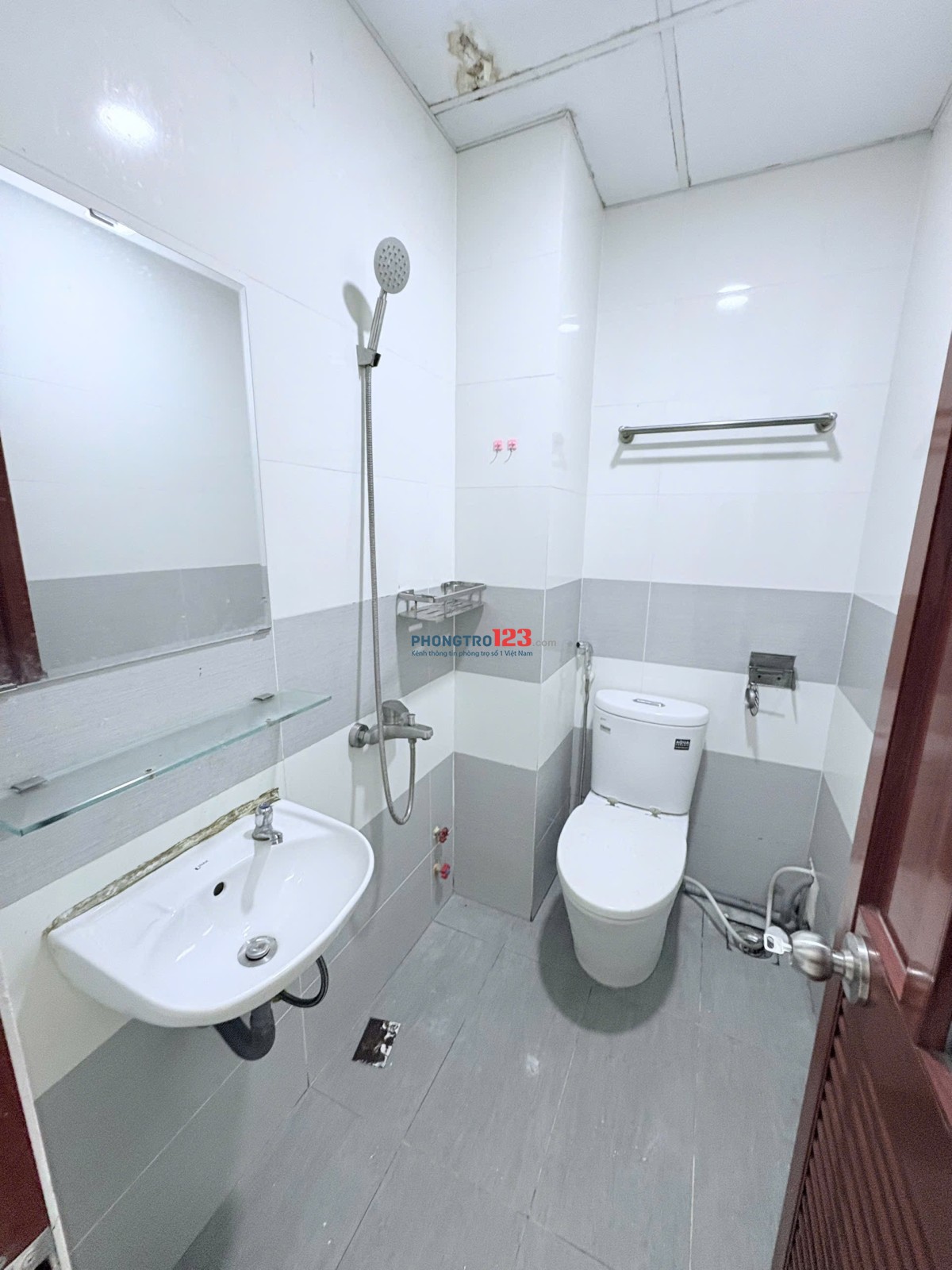 Phòng cửa sổ to siêu thoáng full nội thất ngay ngã tư Hàng Xanh gần Đại Học GTVT, FTU, Hutech