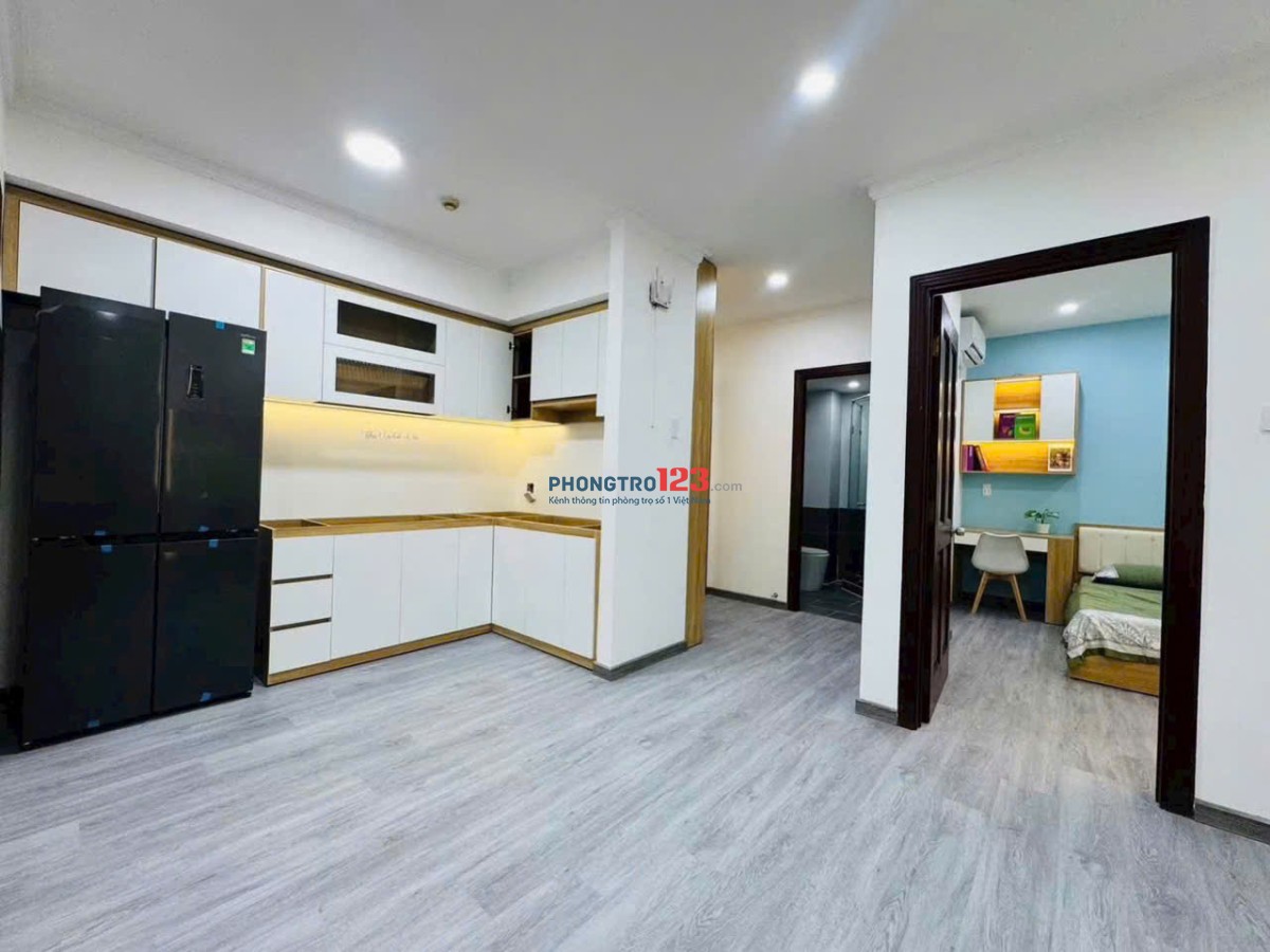 Chung cư cao cấp Oriental Plaza Âu Cơ, 2PN full nội thất giá 12 tr/th có bang công rộng.