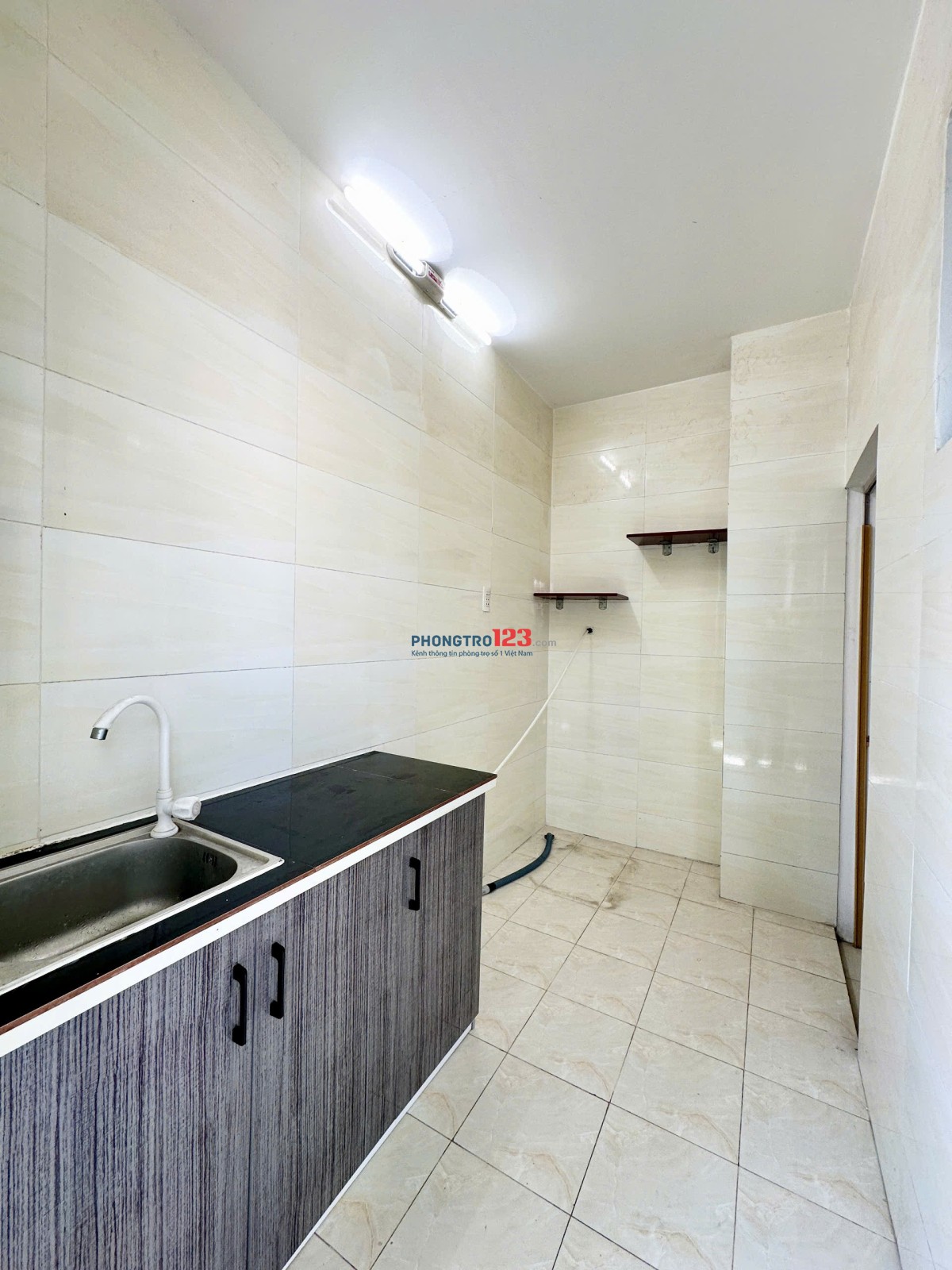 Thuê nguyên tầng chỉ 4tr7 - DT 35m - Khu Bàu Cát - free 3 xe