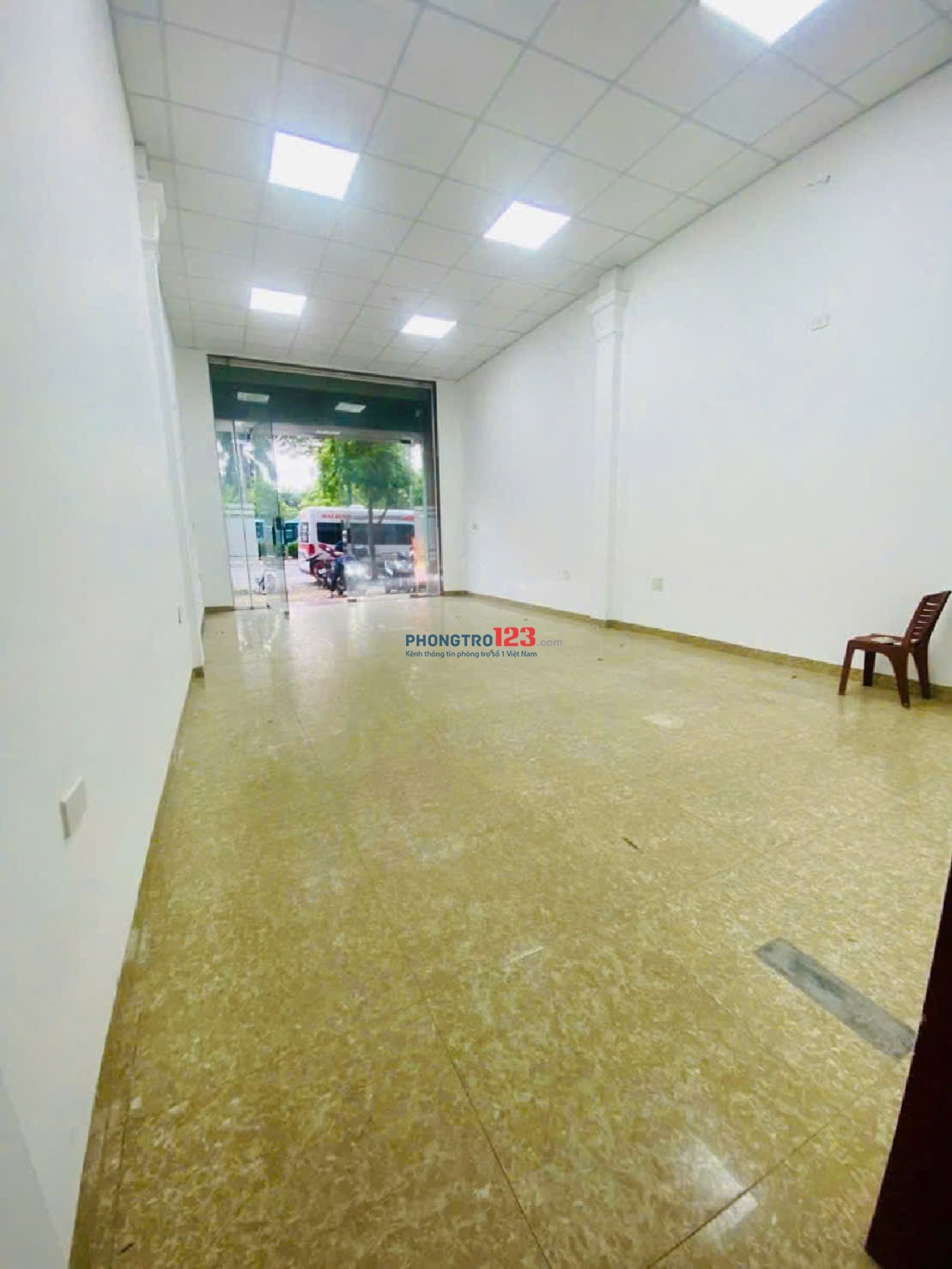  HOT! TÒA NHÀ VĂN PHÒNG MẶT PHỐ 150 TRẦN VỸ ĐANG TRỐNG 