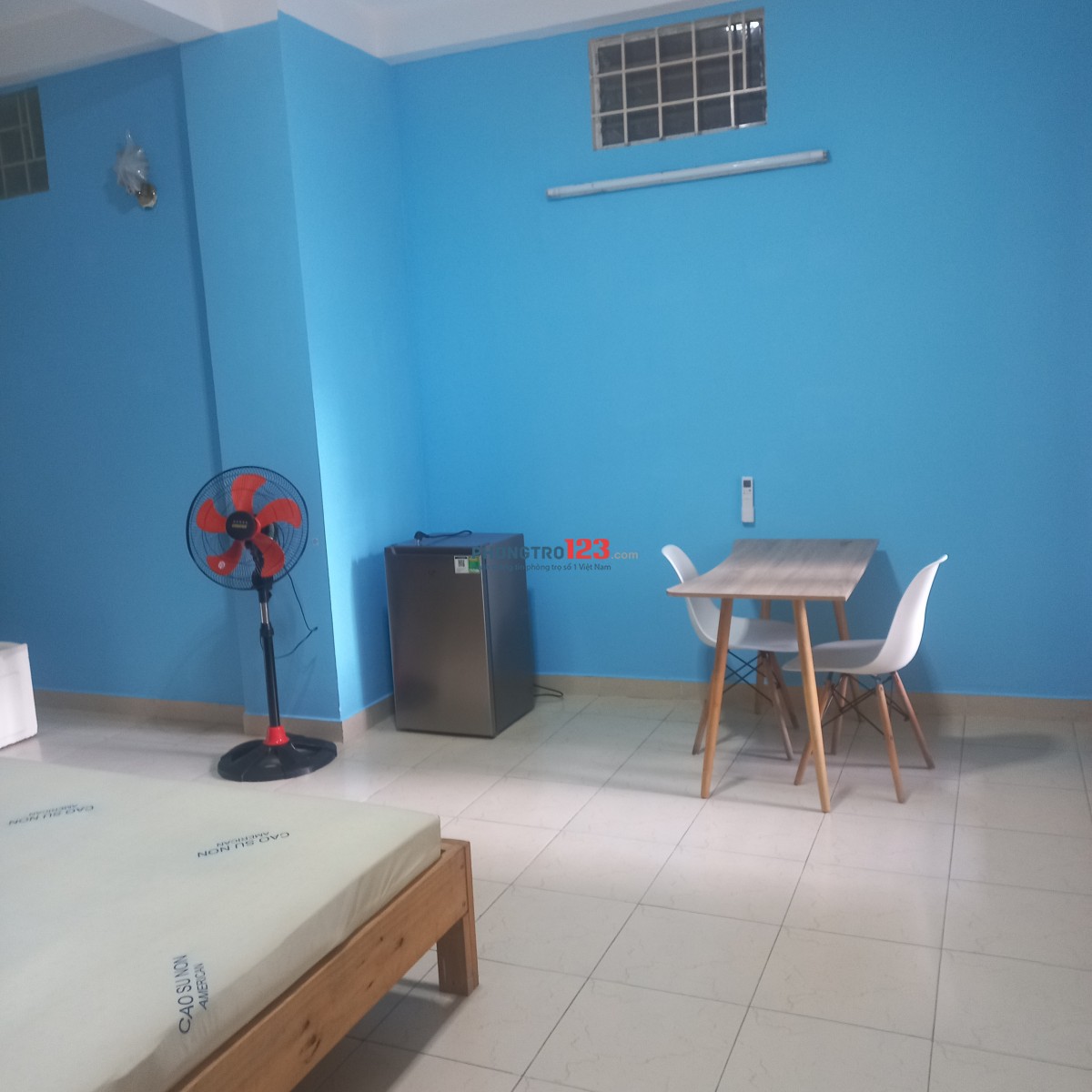 Cho thuê phòng đôi 2 giường, P.vệ sinh bên trong. Có bạn công. Bếp, giặt Phòng kế bên.