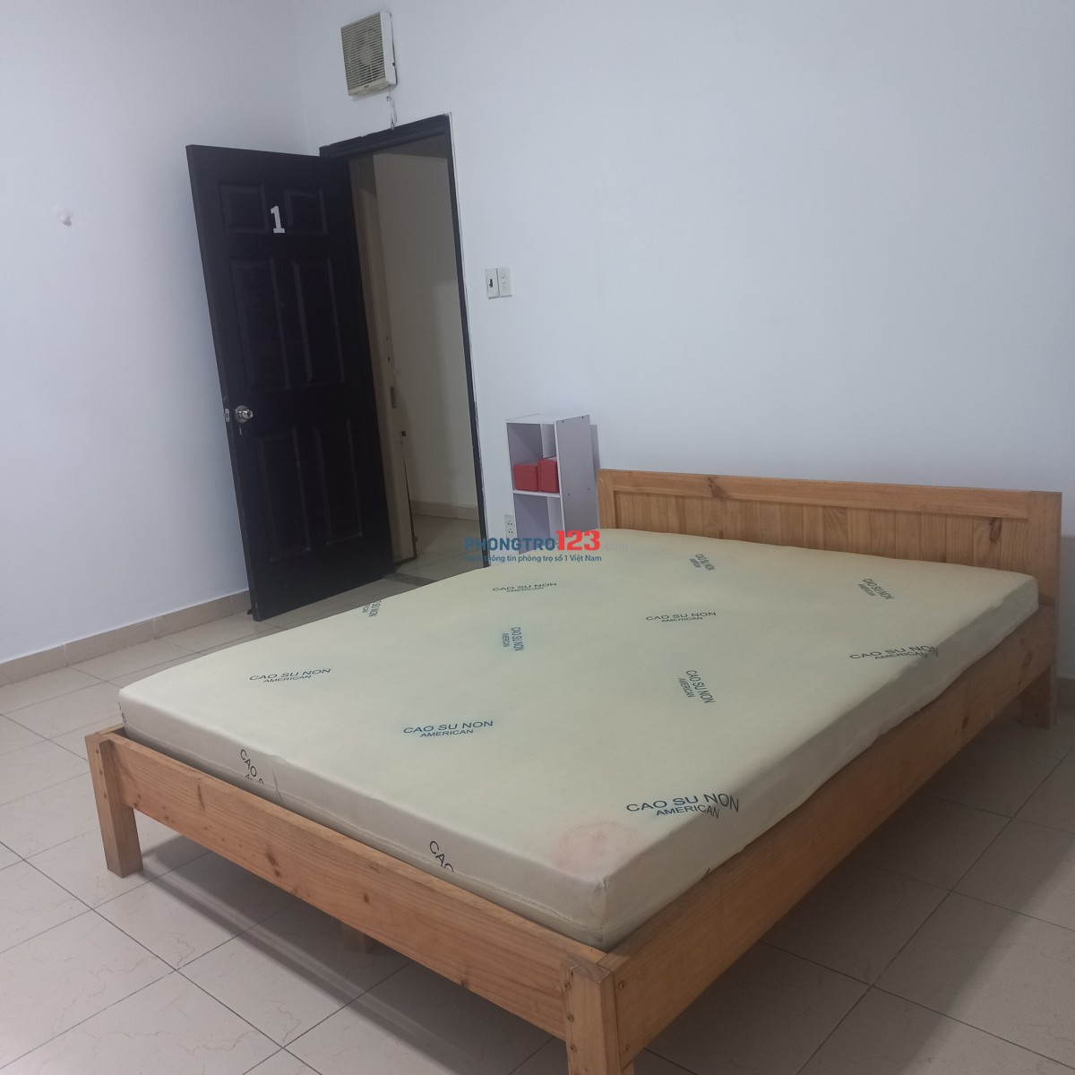 Cho thuê phòng đôi 2 giường, P.vệ sinh bên trong. Có bạn công. Bếp, giặt Phòng kế bên.