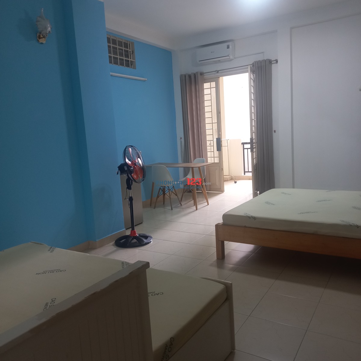 Cho thuê phòng đôi 2 giường, P.vệ sinh bên trong. Có bạn công. Bếp, giặt Phòng kế bên.