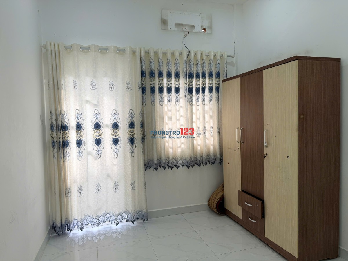Cho thuê nhà nguyên căn tại hẻm 100 Tân Khai, phường Minh Phụng (P7, Q11 cũ)