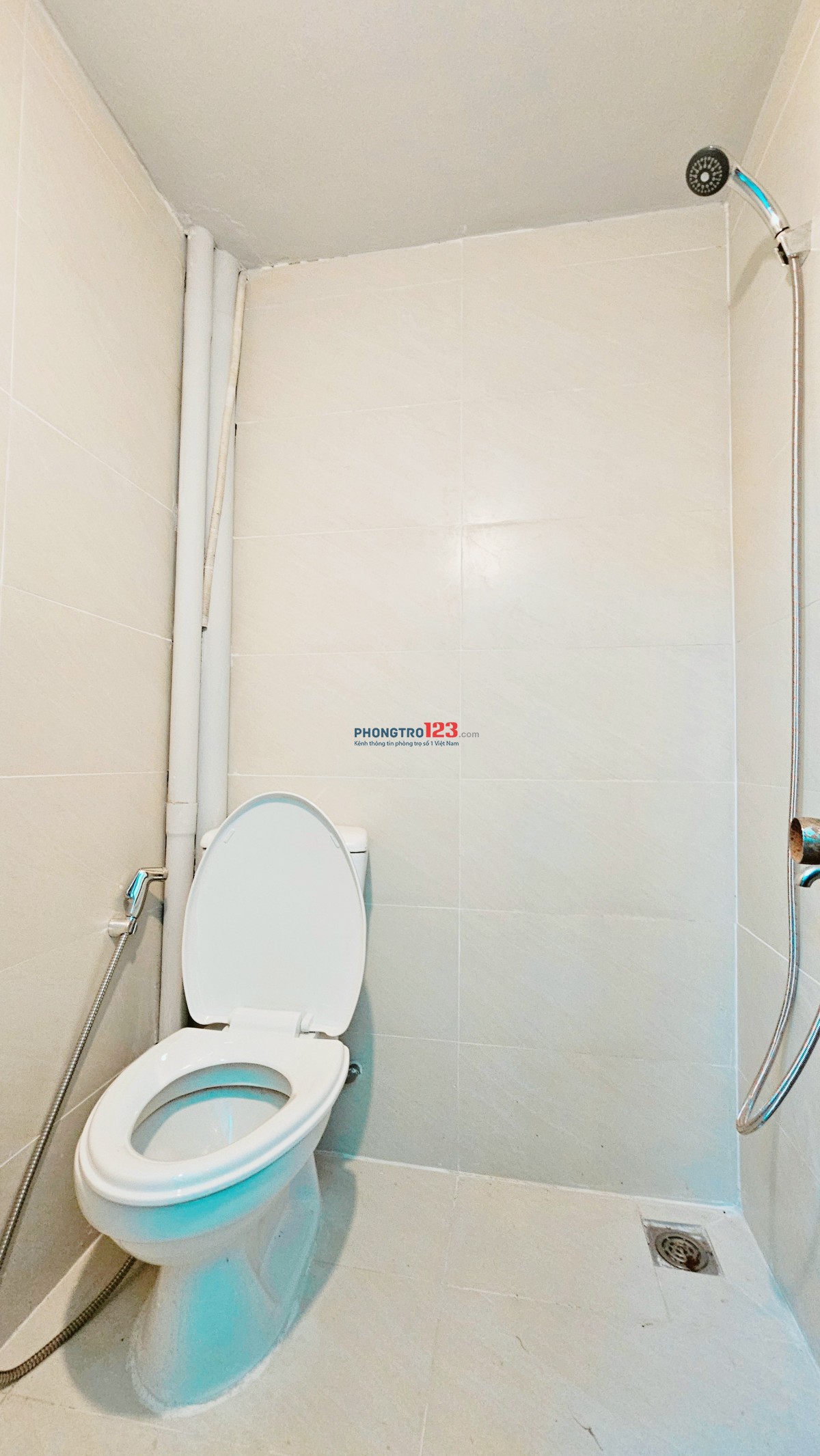Sale sốc !!! phòng full nội thất hơn 35m2, khu WC, máy giặt riêng tách phòng, cửa sổ trời !!