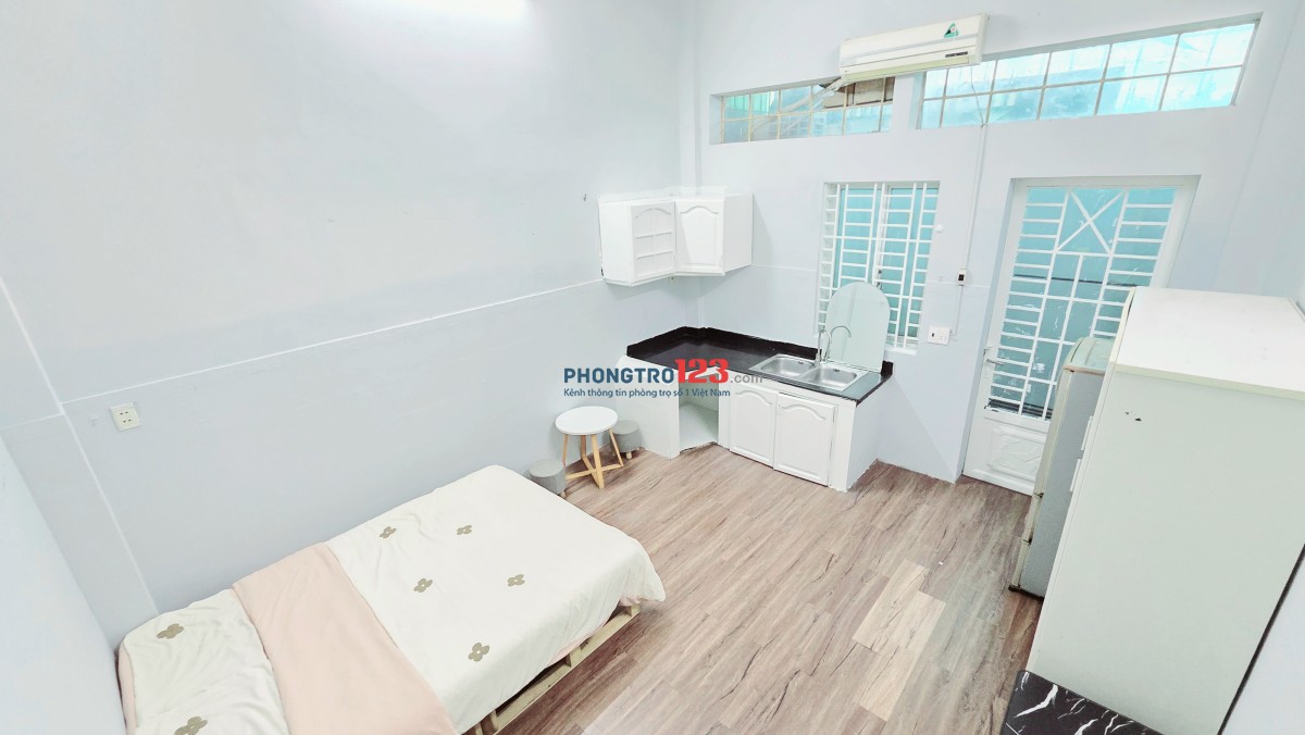 Sale sốc !!! phòng full nội thất hơn 35m2, khu WC, máy giặt riêng tách phòng, cửa sổ trời !!
