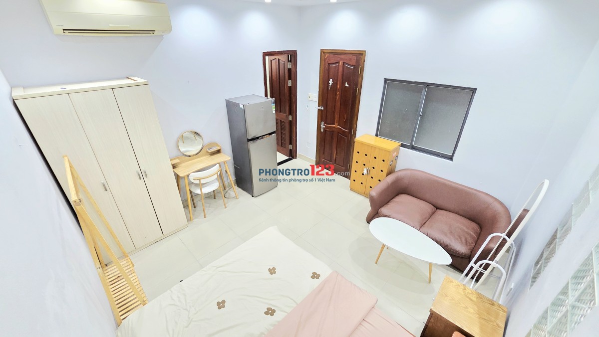 CHDV nội thất cao cấp, nệm kymdan, khu bếp riêng, ngay Hàng Xanh, cầu Thị Nghè !
