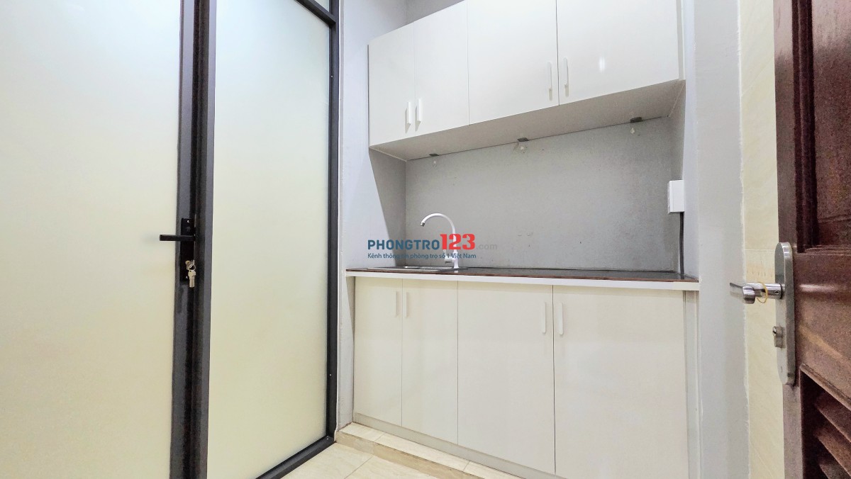 CHDV nội thất cao cấp, nệm kymdan, khu bếp riêng, ngay Hàng Xanh, cầu Thị Nghè !
