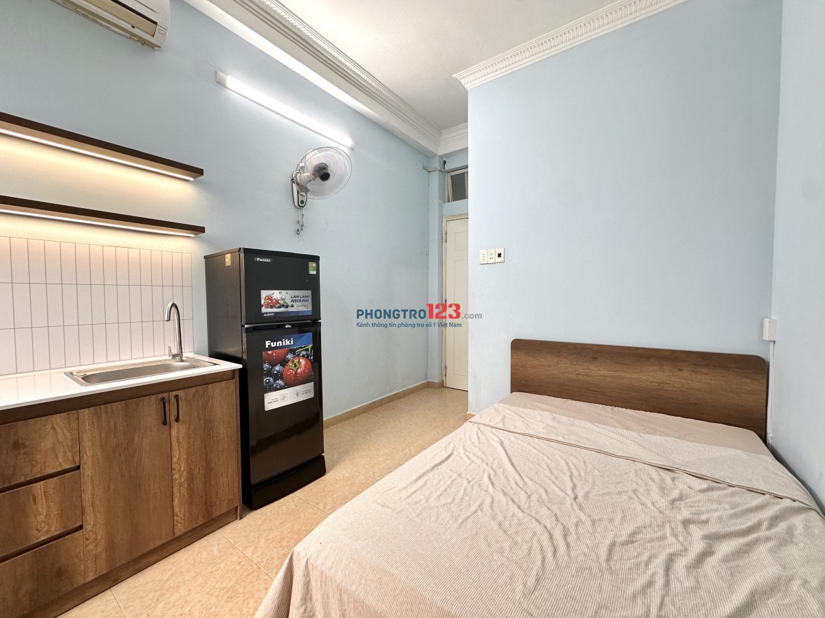 Studio mới, cửa sổ thoáng đầy đủ nội thất cho thuê