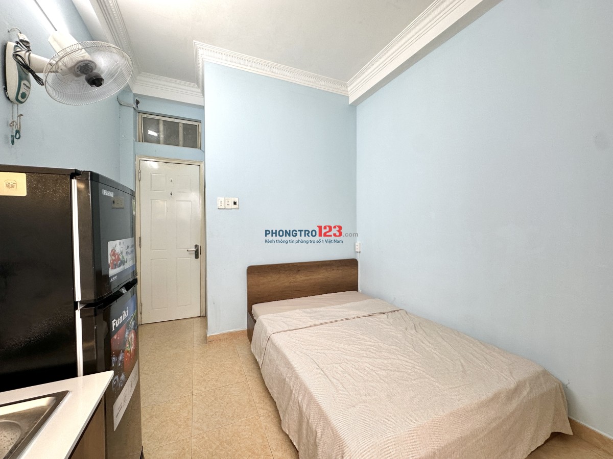 Studio mới, cửa sổ thoáng đầy đủ nội thất cho thuê