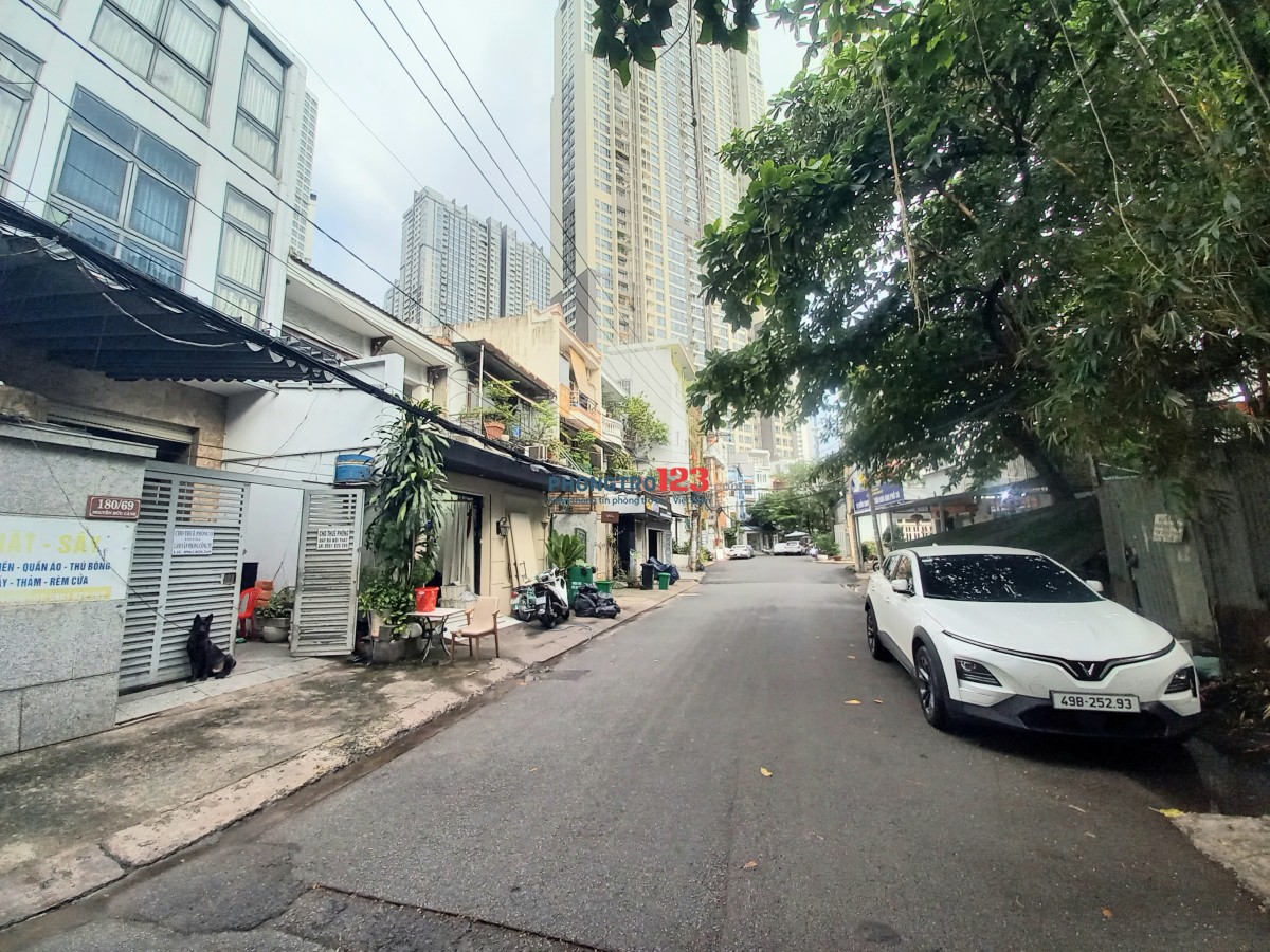 Cần cho thuê phòng trọ có gác lửng hẻm xe hơi Nguyễn Hữu Cảnh (Gần ngay Vinhomes Central Park)