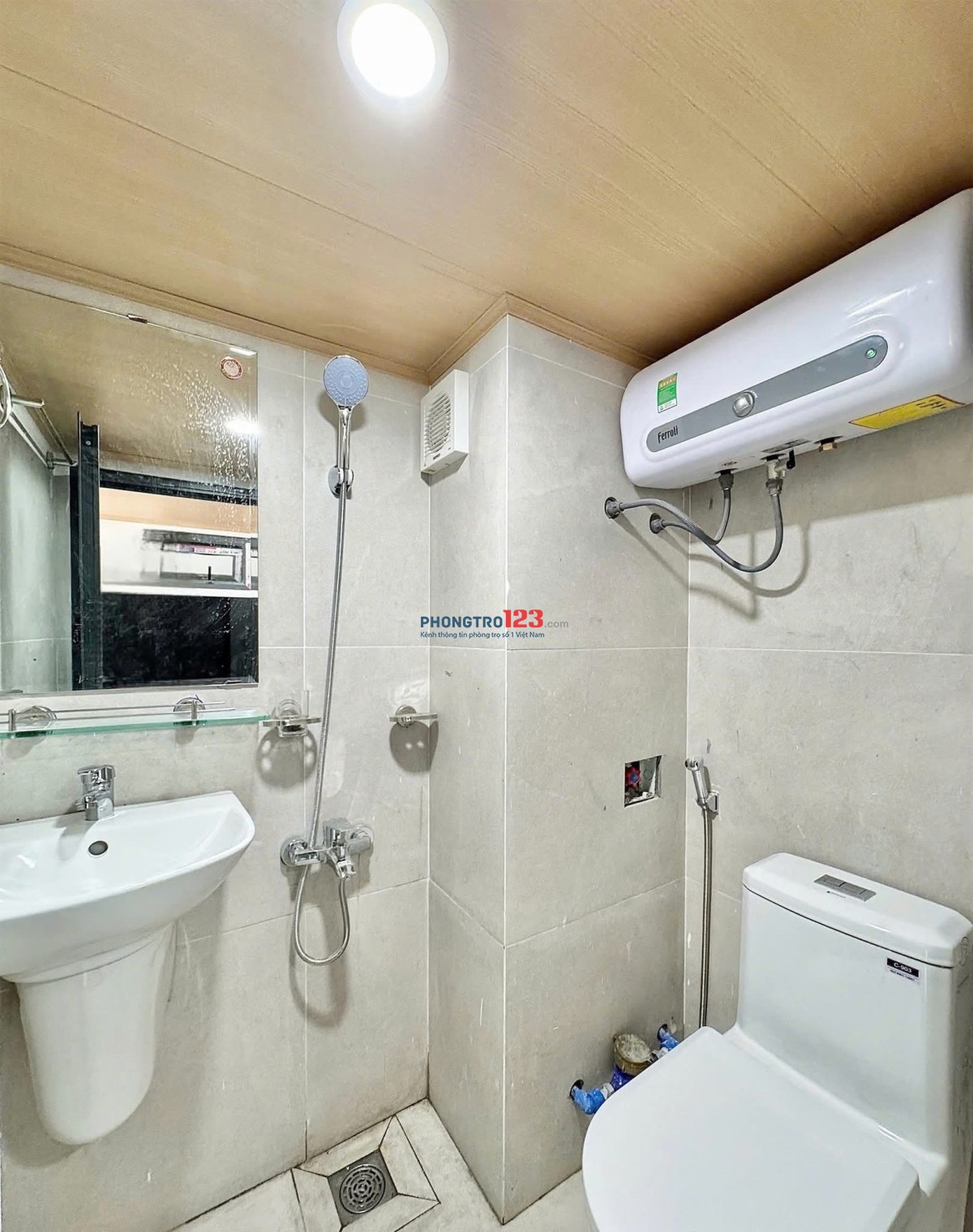 Vào ở được ngay phòng gác gần Ngã Tư Thủ Đức & SPKT