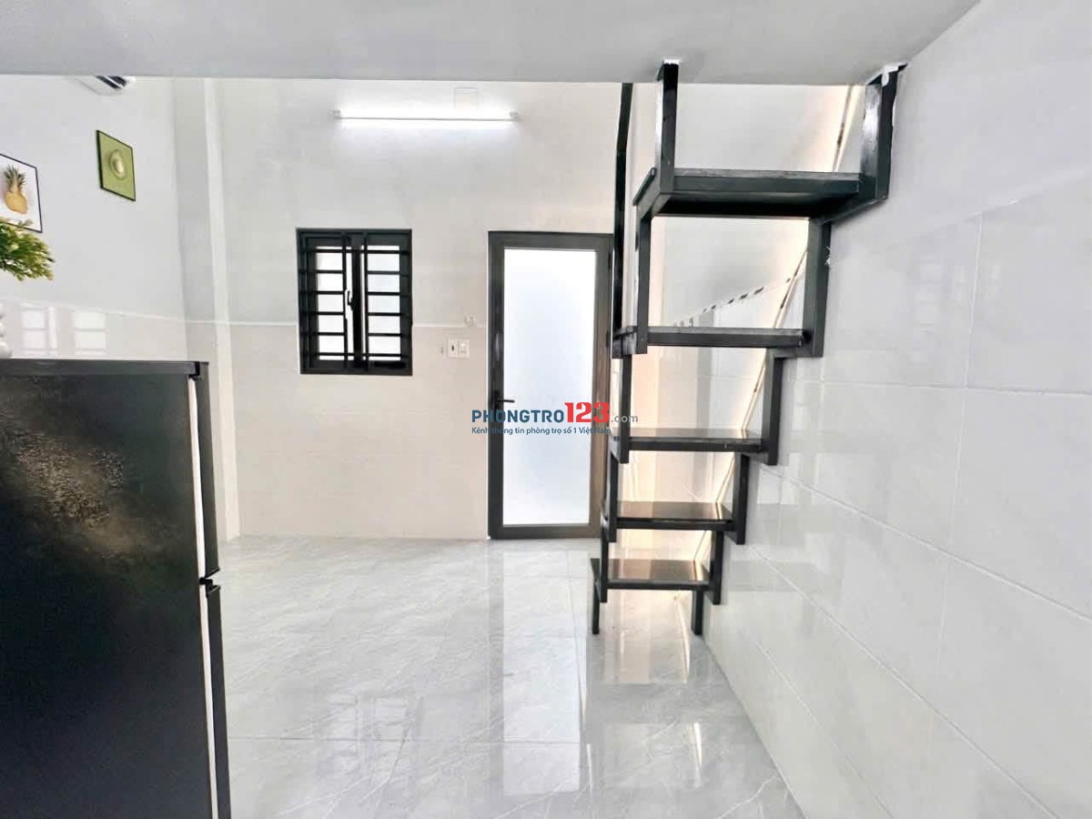 Duplex cửa sổ trời tại Lê Văn Việt
