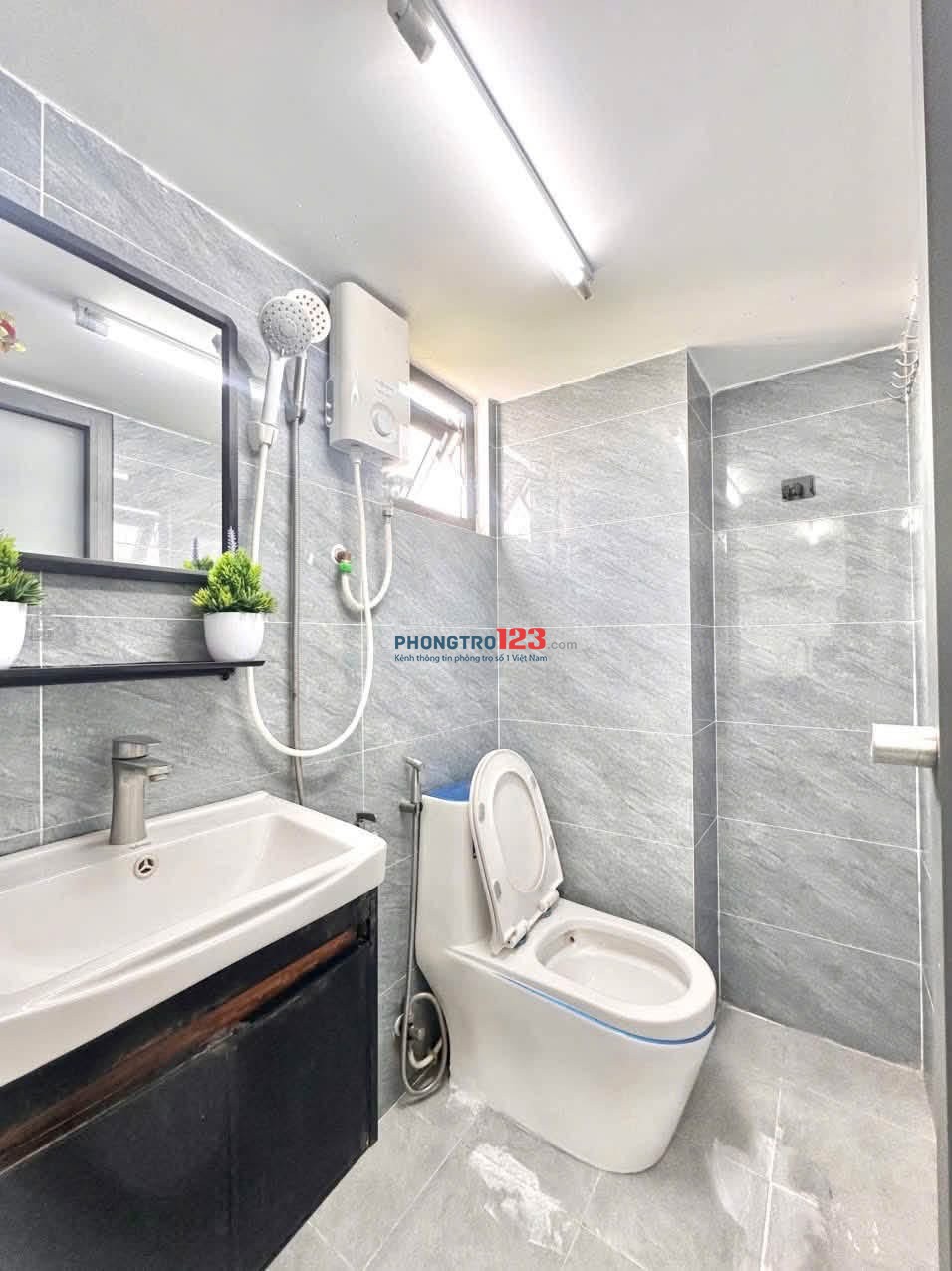 Duplex cửa sổ trời tại Lê Văn Việt