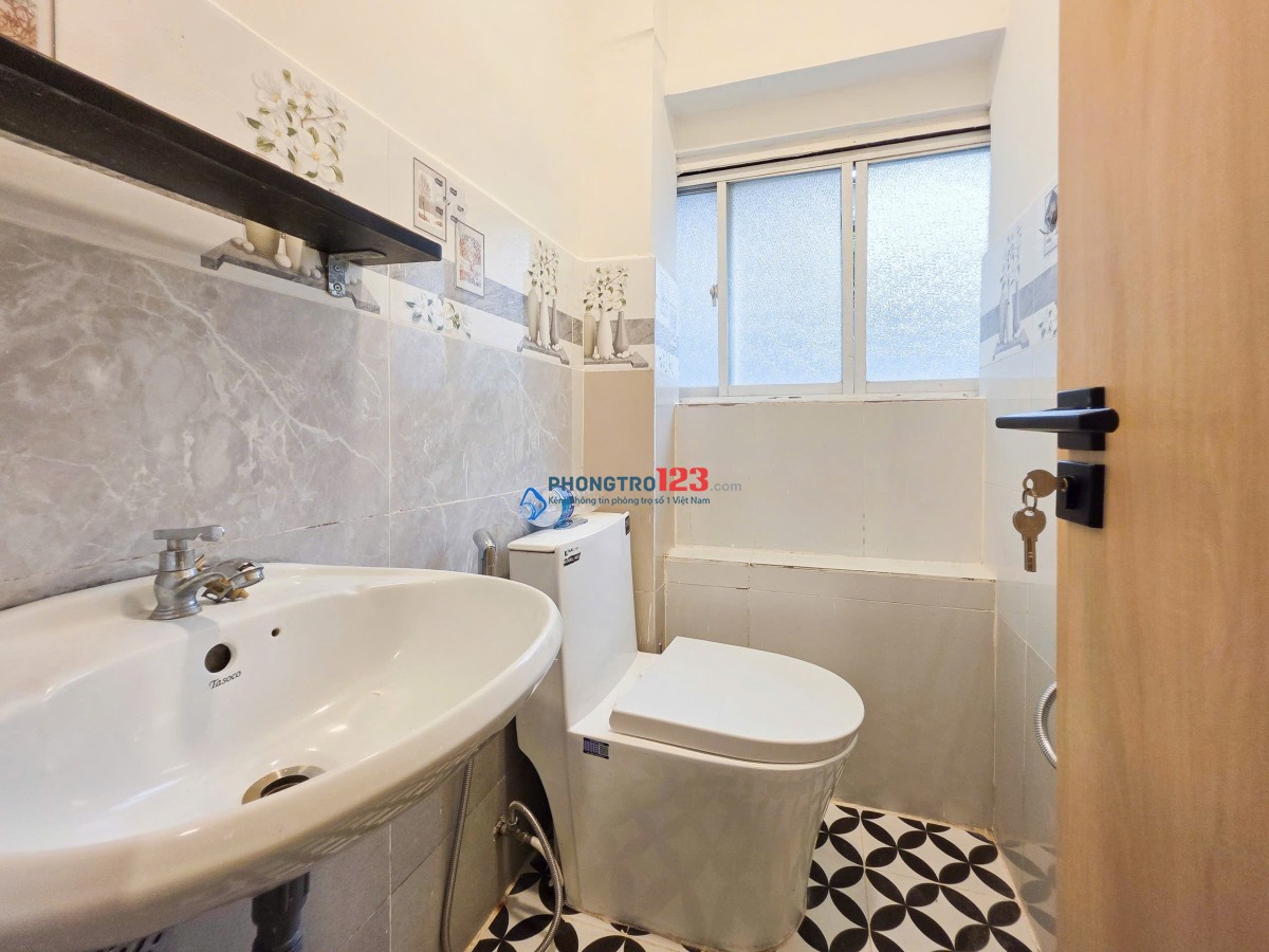 Cho thuê căn hộ Studio Cửa sổ mới 100% Q4 gần ĐH Luật, ĐH Nguyễn Tất Thành, cầu Khánh Hội