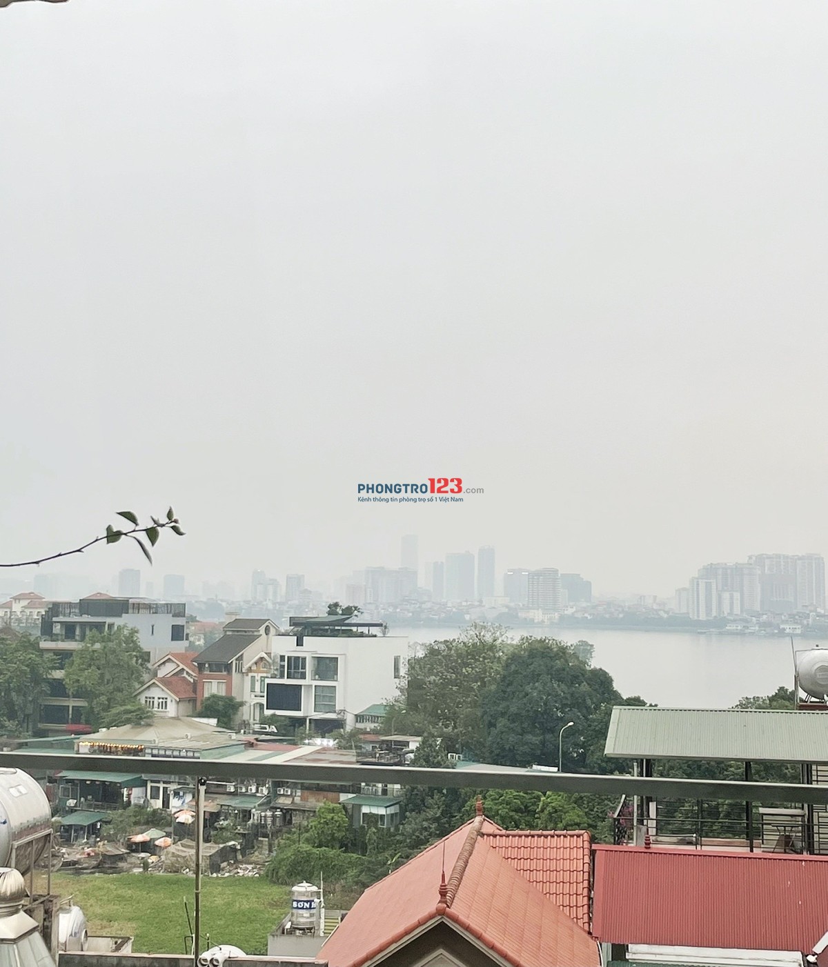 Cho thuê căn hộ cao cấp ở Âu Cơ giá 8tr5 full đồ đạc ban công thoáng, view cầu Nhật Tân quan tâm ib