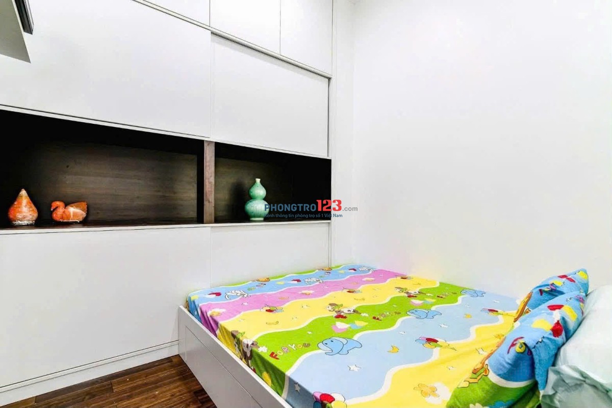 C/C cao cấp 2PN 80m2 giá 17tr/th nhà trống sẵn view ban công sân bay thoáng mát.