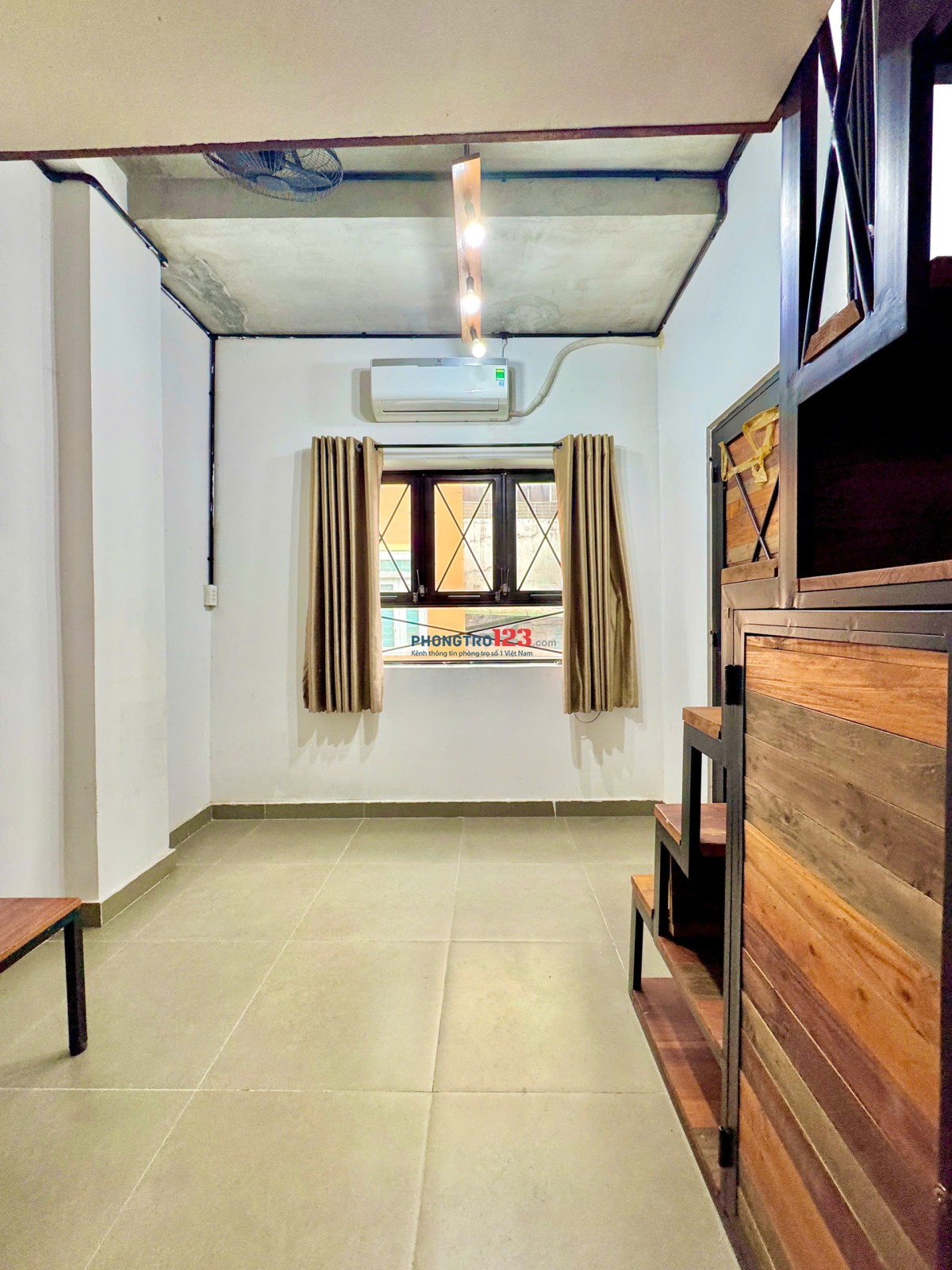 Cho thuê Duplex đường D5 Bình Thạnh, tone gỗ khu Đại học cho Sinh Viên