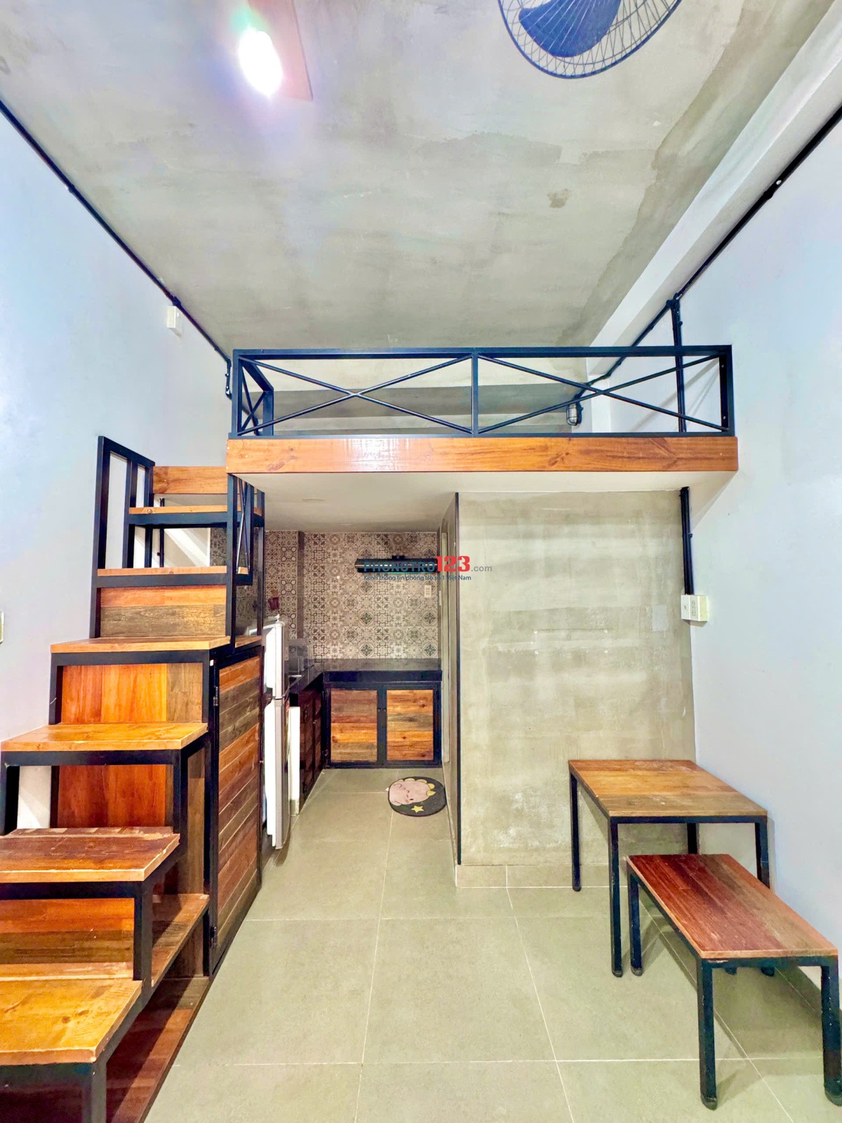 Cho thuê Duplex đường D5 Bình Thạnh, tone gỗ khu Đại học cho Sinh Viên