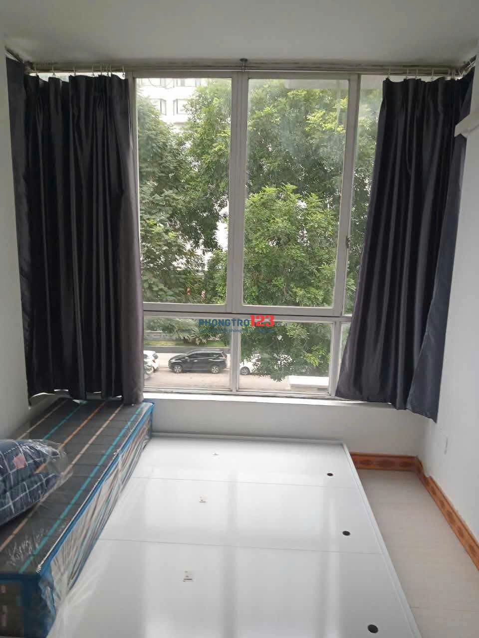 Trọ tại Phố Trần Nhân Tông - HBT. Giá phòng 3.5Tr - VSKK - Ô TÔ ĐỖ CỬA - VIEW THÀNH PHỐ