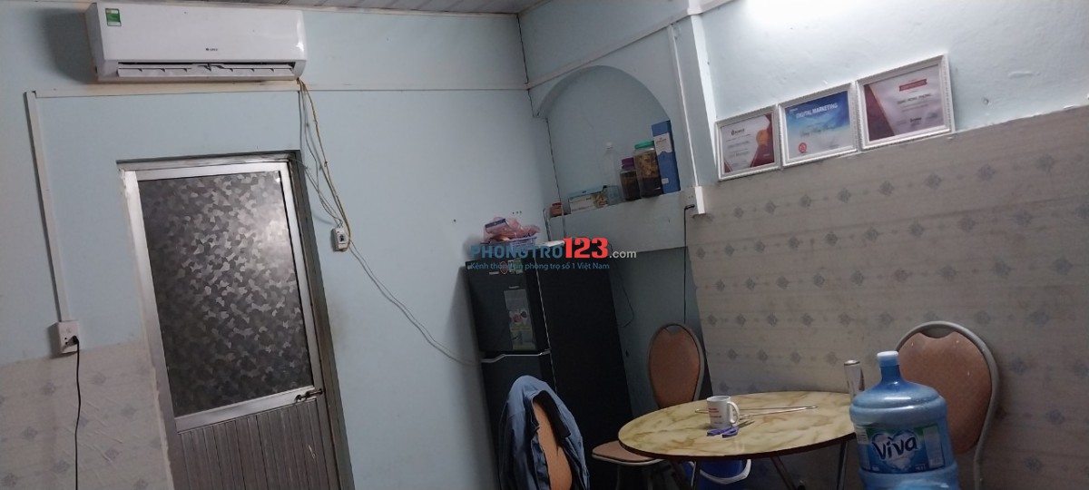 Cho thuê phòng trọ 15m2 Đường Nguyên Hồng (gần Hồ Thành Công)