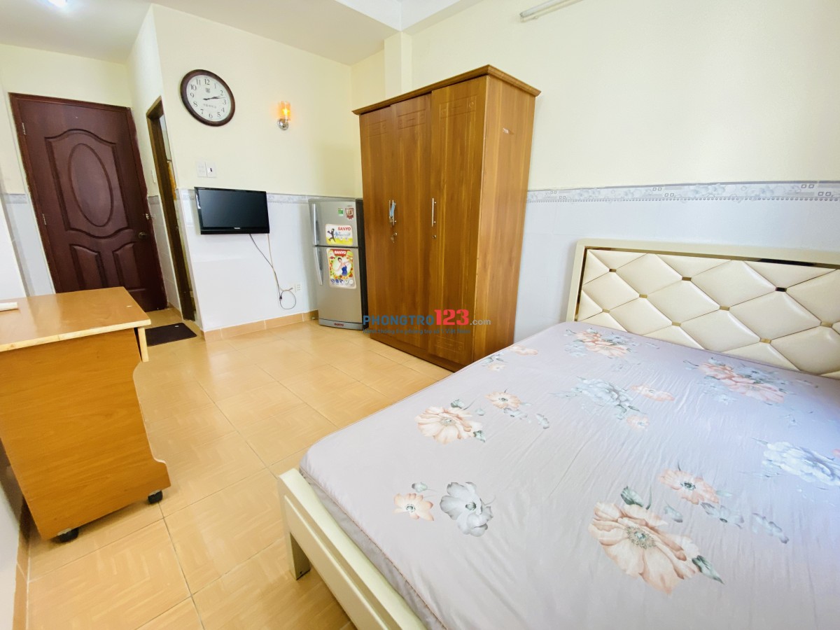 Phòng cao cấp, đầy đủ tiện nghi. Gần Đài truyền hình và trường Khoa Học Xã Hội & Nhân Văn 150 mét...
