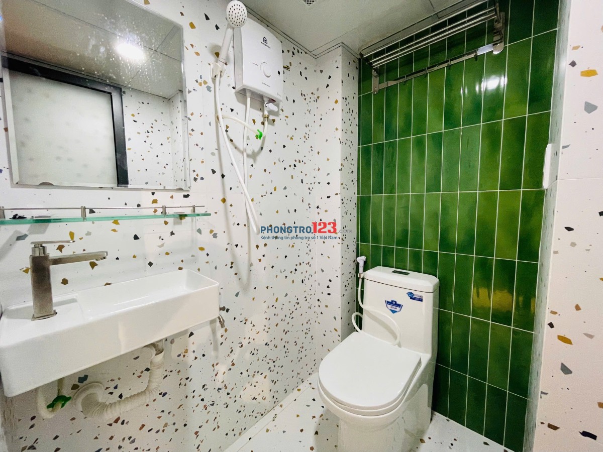  STUDIO BAN CÔNG THOÁNG MÁT NGAY CÔNG VIÊN GIA ĐỊNH
