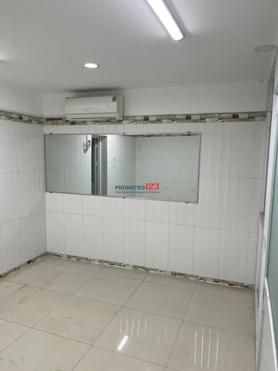 CHO THUÊ PHÒNG TRỌ GIÁ RẺ ,VỊ TRÍ TRUNG TÂM