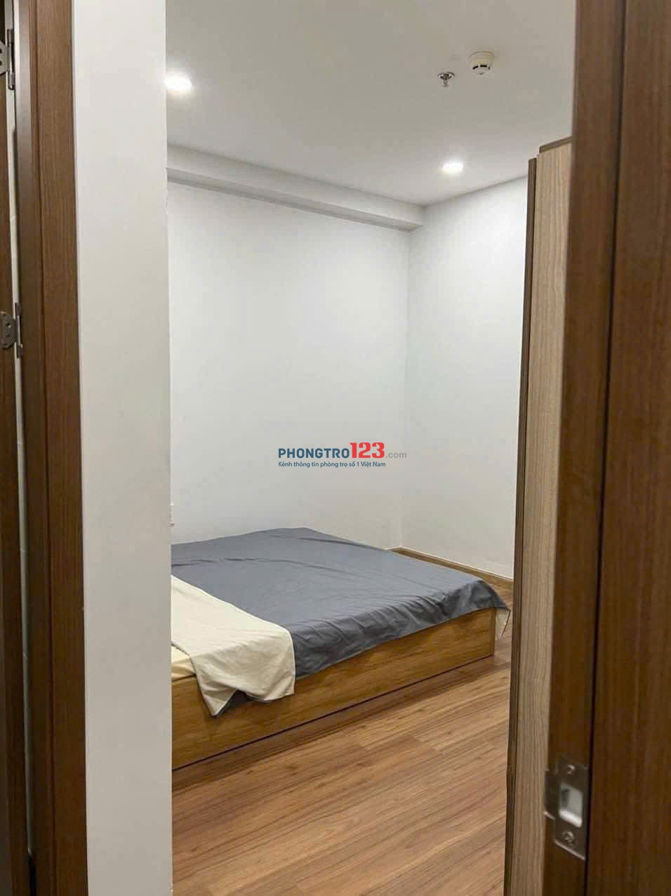 Chung cư Hà Đô, Nguyễn Văn Công, GV: 68m2, 2p ngủ, ban công, NTCB, 12,5tr