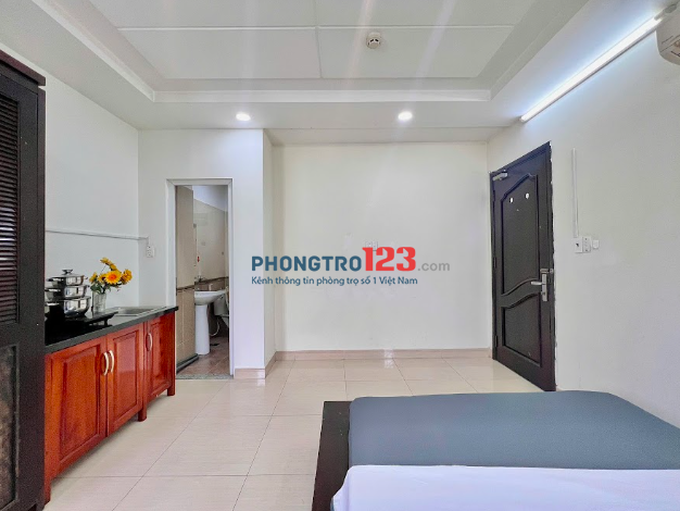 Phòng cho thuê Full Nội thất Quận 7-Cửa sổ thoáng-Có Thang máy