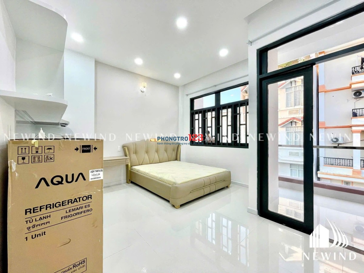 CHO THUÊ STUDIO BAN CÔNG GẦN LOTTE, TDTU, RMIT, UFM, CRESANT MALL, CHỈ 10P QUA QUẬN 1,4,8