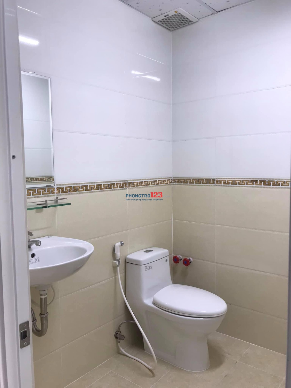 CHO THUÊ PHÒNG TRỌ Q11 MỚI - SẠCH SẼ - CÓ BANCON - THANG MÁY