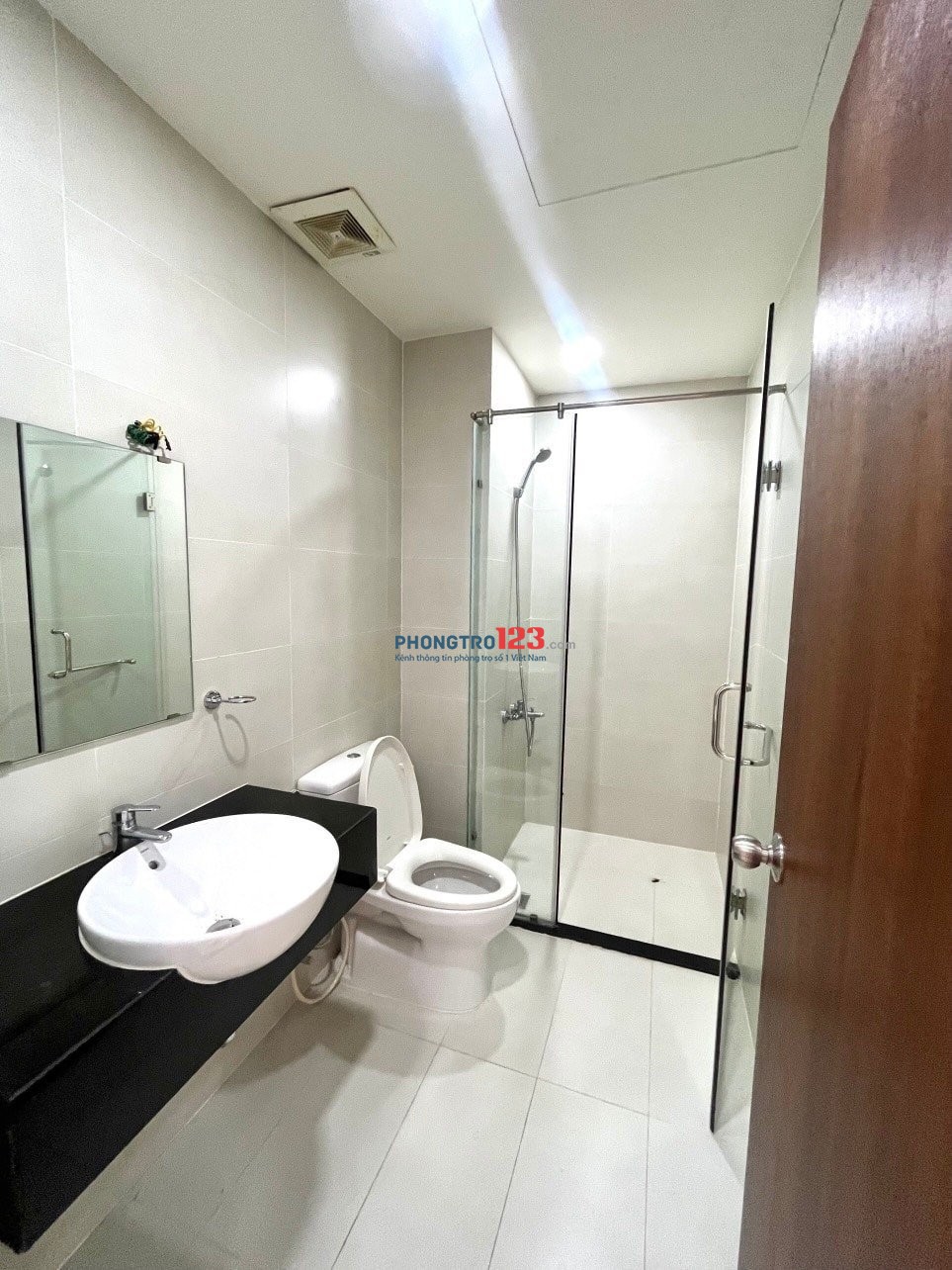 Chung cư Hoa Sen. Lạc Long Quân giá 15tr căn 3p ngủ sẵn nội thất