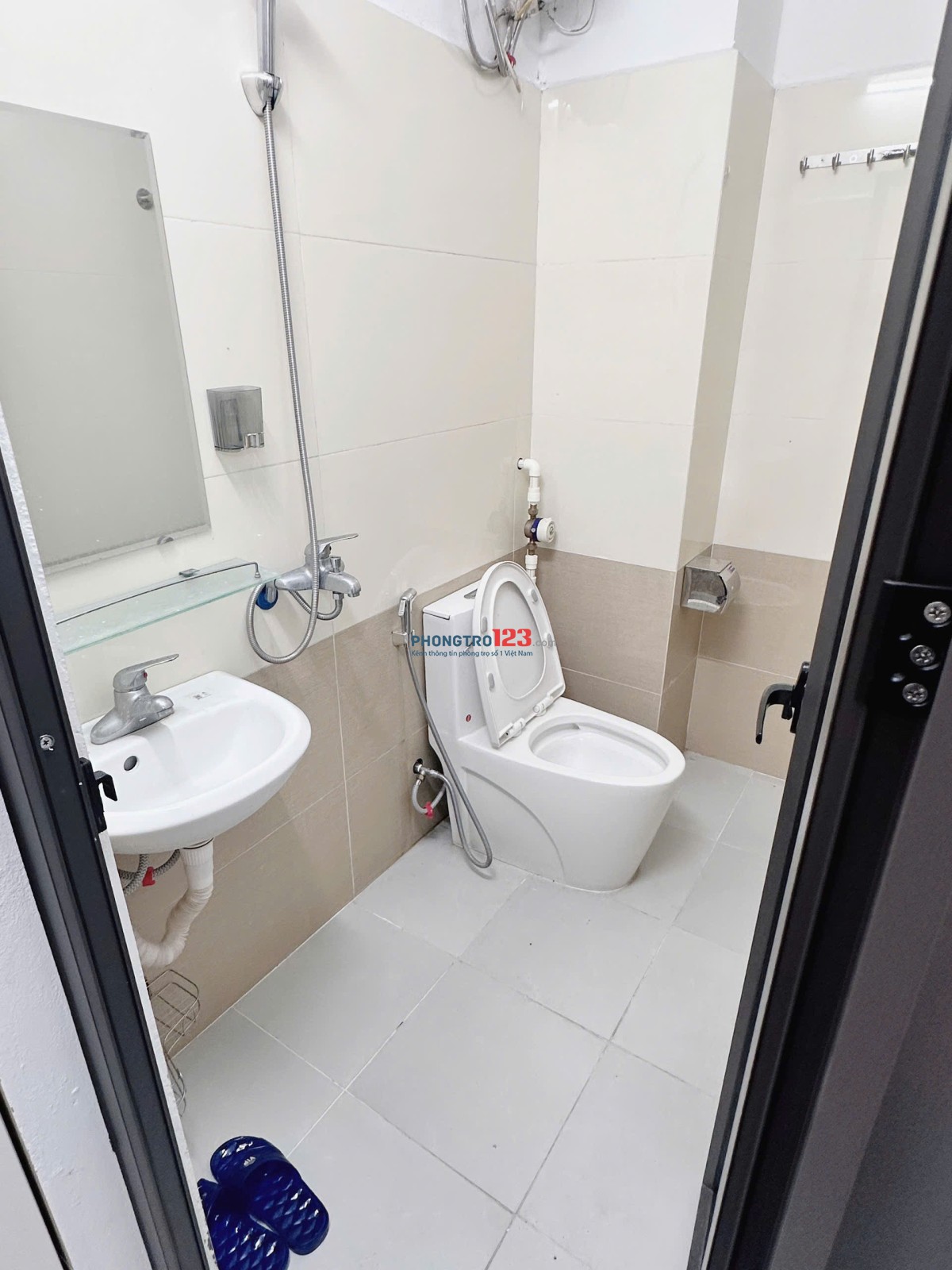 Cho thuê căn hộ CCMN 27 NGÕ 329 CẦU GIẤY. Đầy đủ nội thất, full tiện ích.