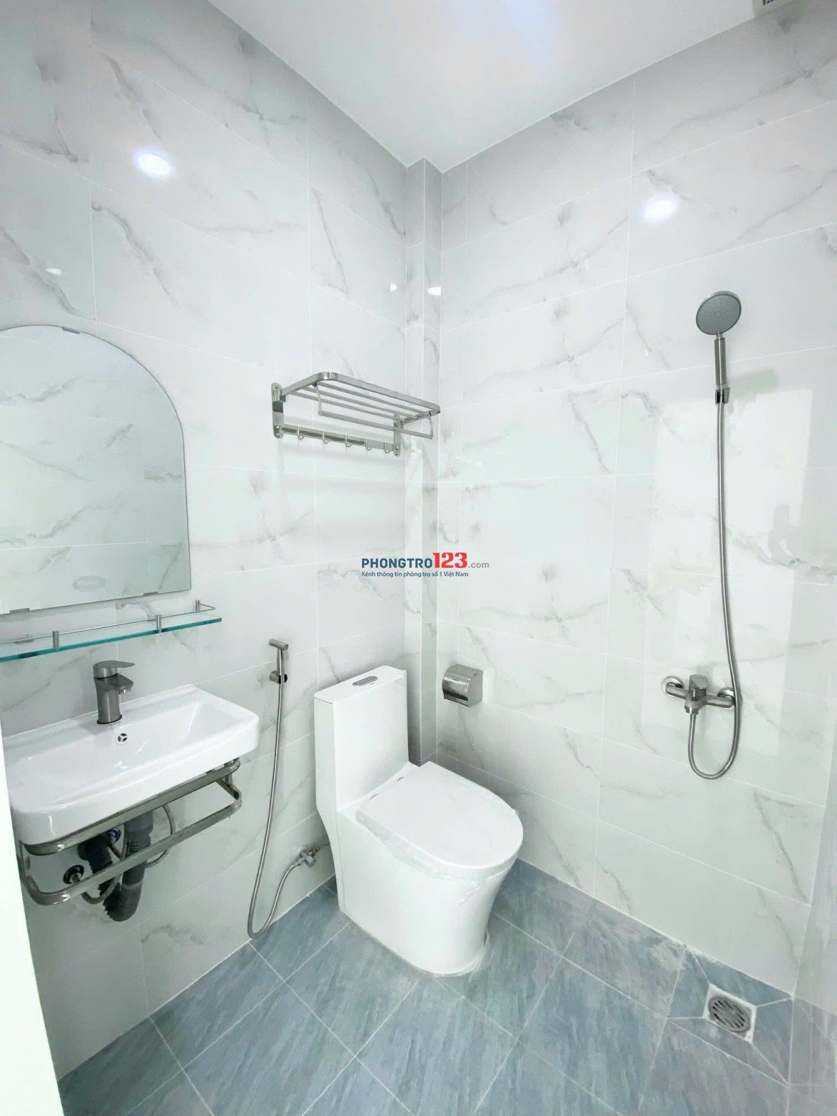 Cho thuê chdv Cát Lái gần citisoho, siêu rộng 25m2 Giá 4tr2 full nt vào ở được ngay