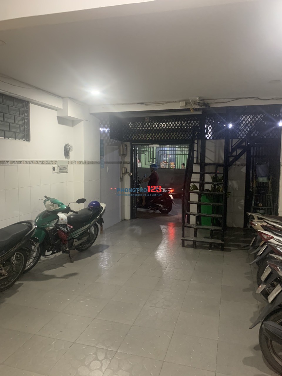 Phòng 25m2 đầy đủ nội thất Khánh Hội Q.4