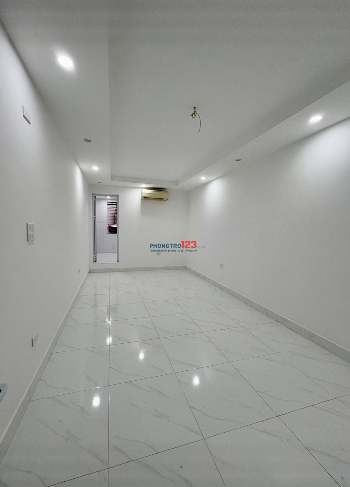 Cho thuê căn hộ 215, nhà C3, 40m mới cải tạo