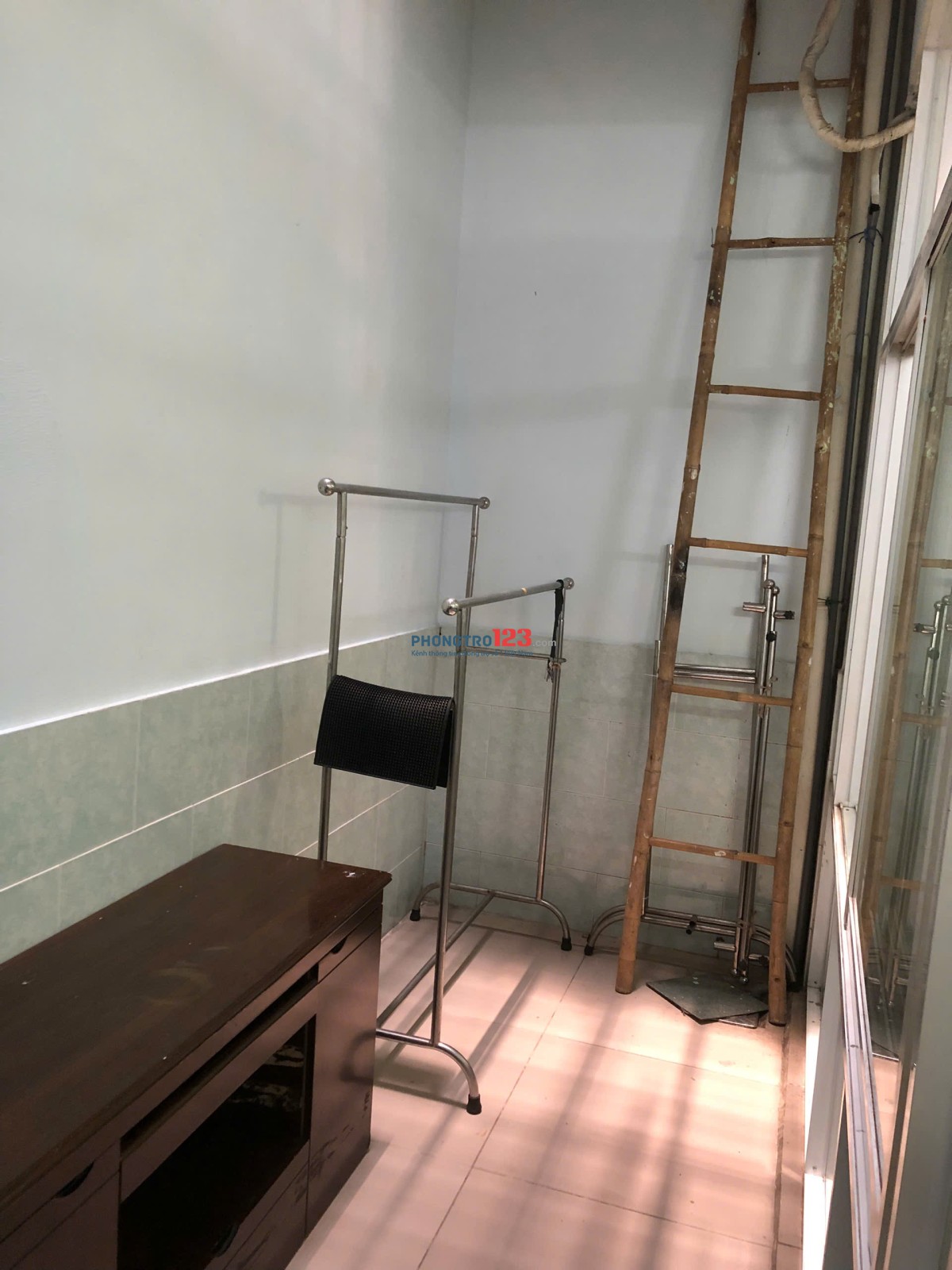 Trống sẵn 2 phòng 30m2, Tâng trệt và lầu 2 có ban công. Full nội thất như hình