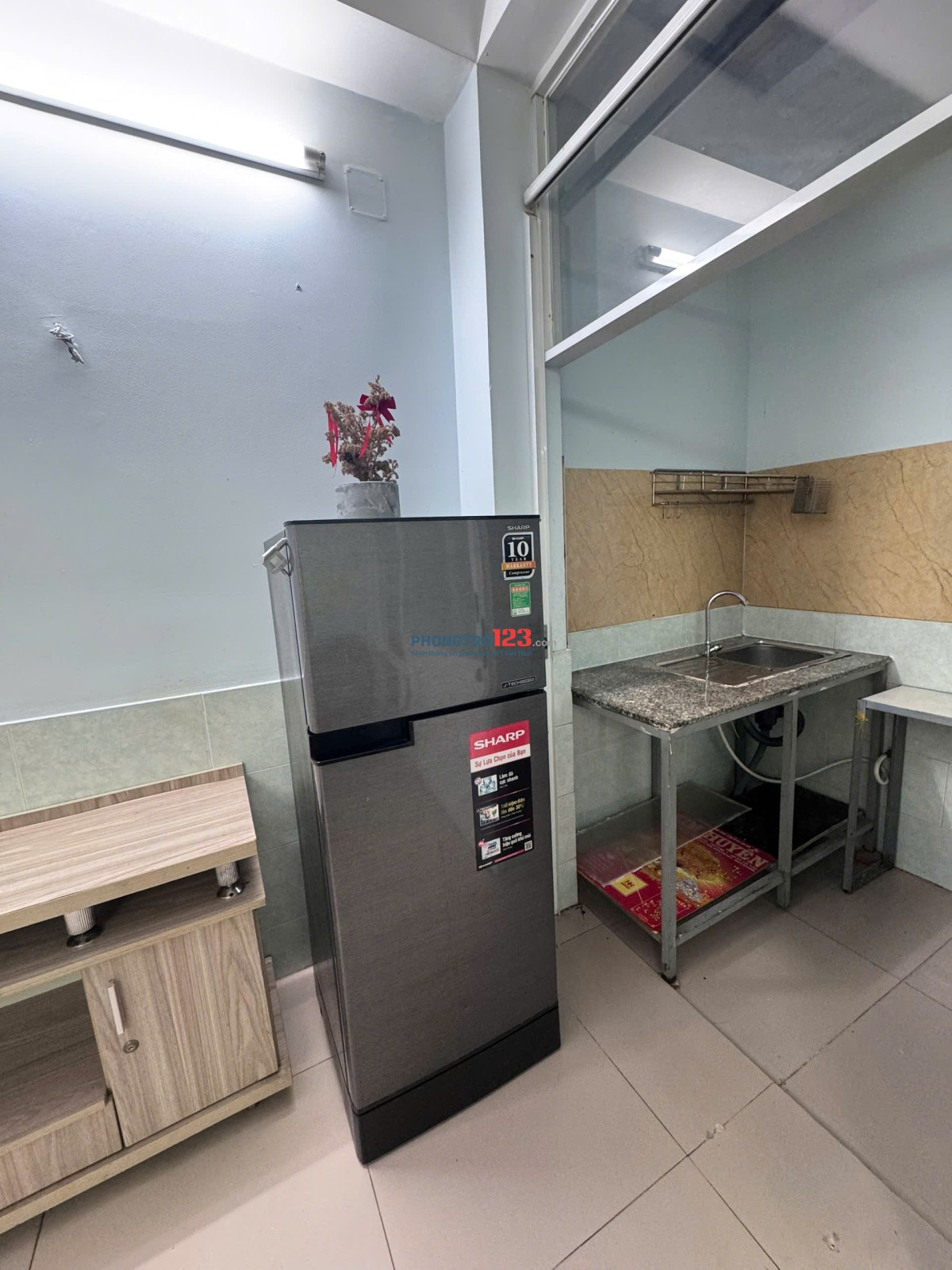 Trống sẵn 2 phòng 30m2, Tâng trệt và lầu 2 có ban công. Full nội thất như hình