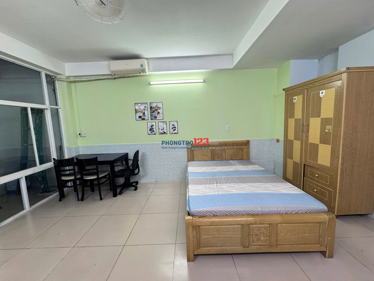 Trống sẵn 2 phòng 30m2, Tâng trệt và lầu 2 có ban công. Full nội thất như hình