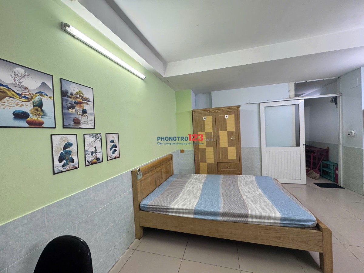 Trống sẵn 2 phòng 30m2, Tâng trệt và lầu 2 có ban công. Full nội thất như hình