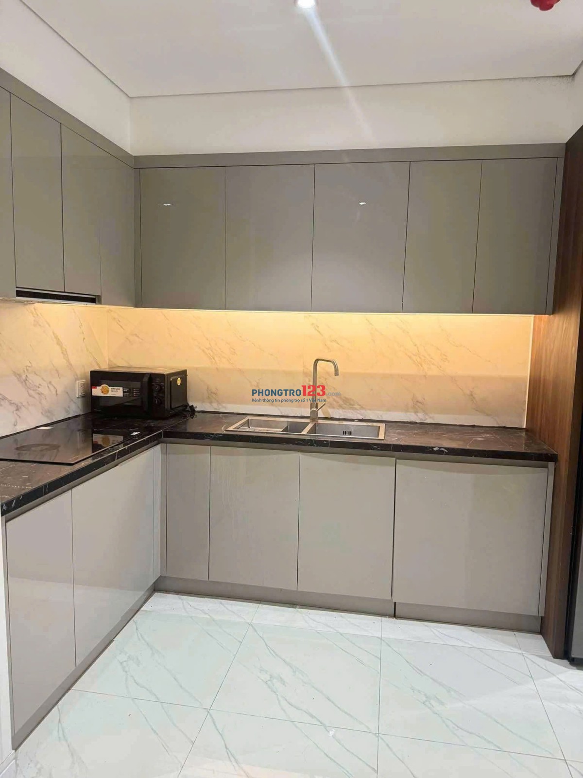 Cho thuê C/c Tân Phước Đ. Lý Thường Kiệt Q.10, 3PN full nội thất giá 15.5tr/th