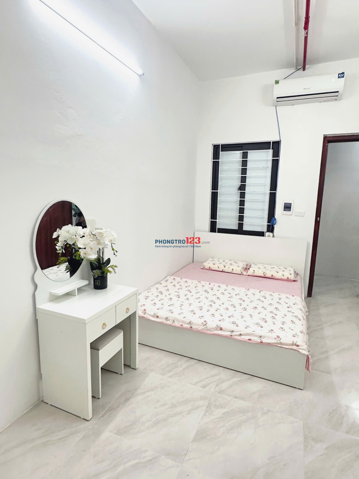 Cho thuê căn hộ CCMN 27 NGÕ 329 CẦU GIẤY. Đầy đủ nội thất, full tiện ích.