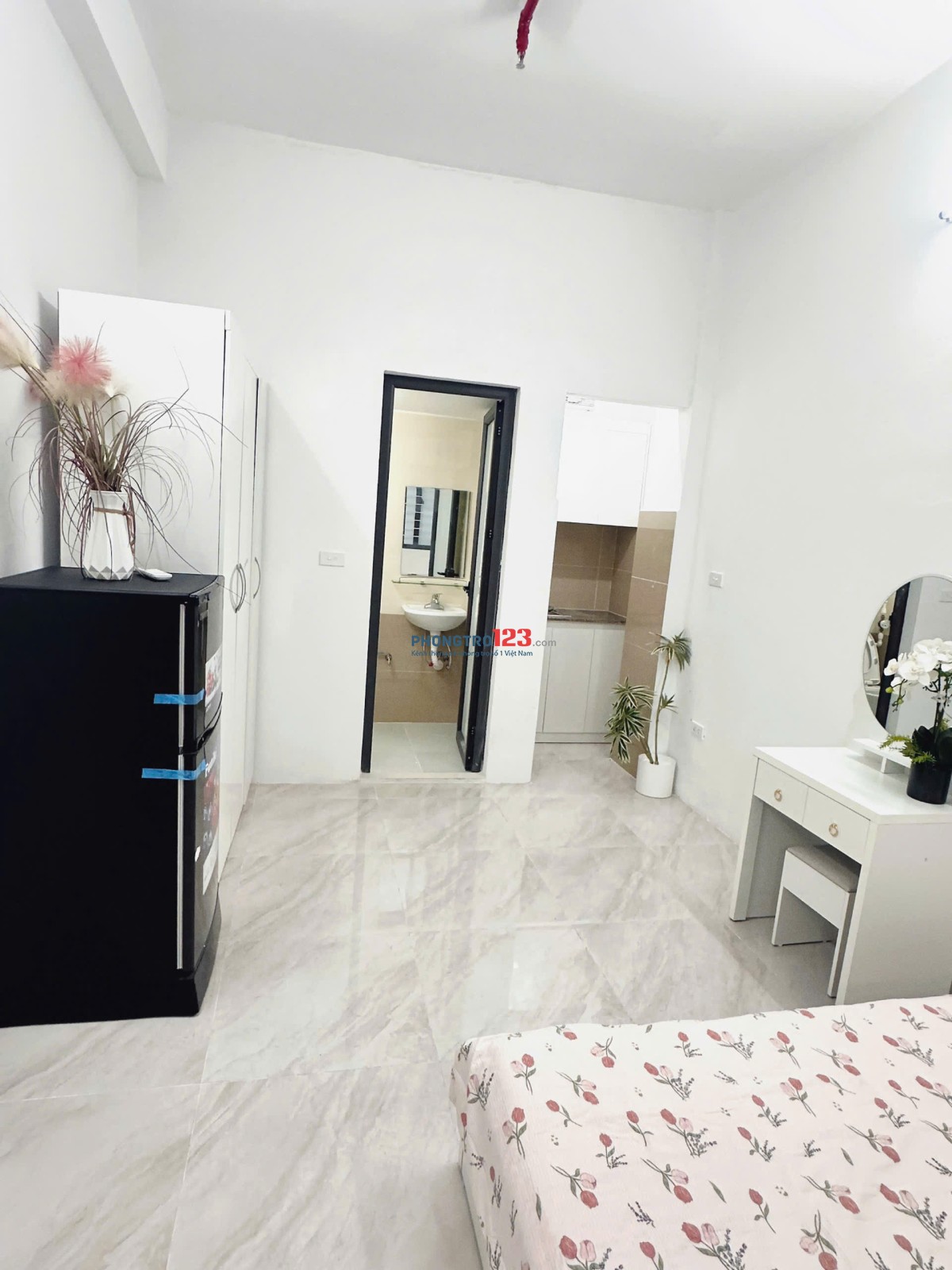 Cho thuê căn hộ CCMN 27 NGÕ 329 CẦU GIẤY. Đầy đủ nội thất, full tiện ích.