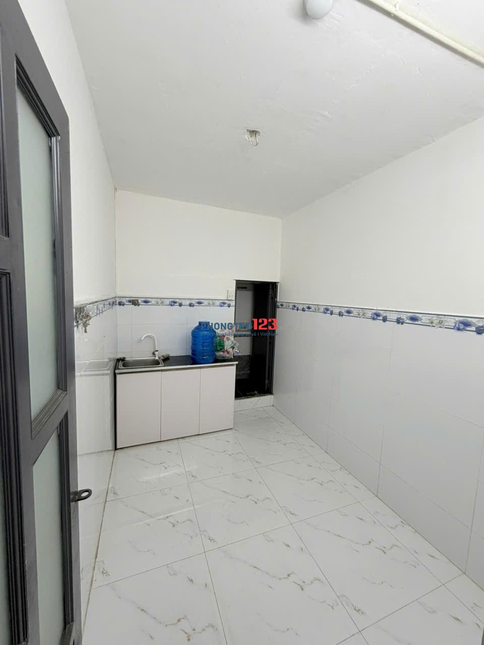 Phòng trọ lầu 1 - khu cityland park hill - Tủ bếp - gần CV Gia Định 1km - An Ninh