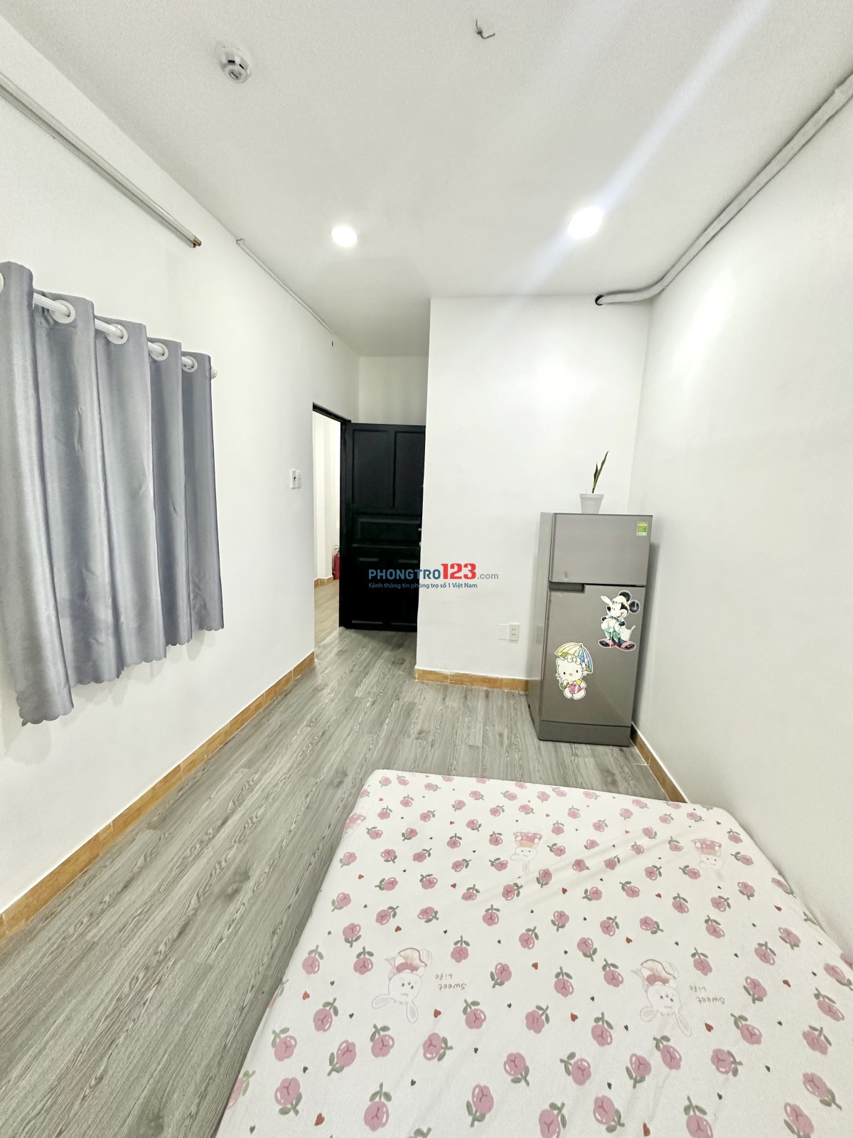Phòng gần cv Lê Thị Riêng full nội thất cửa sổ Hoàng Sa Q3