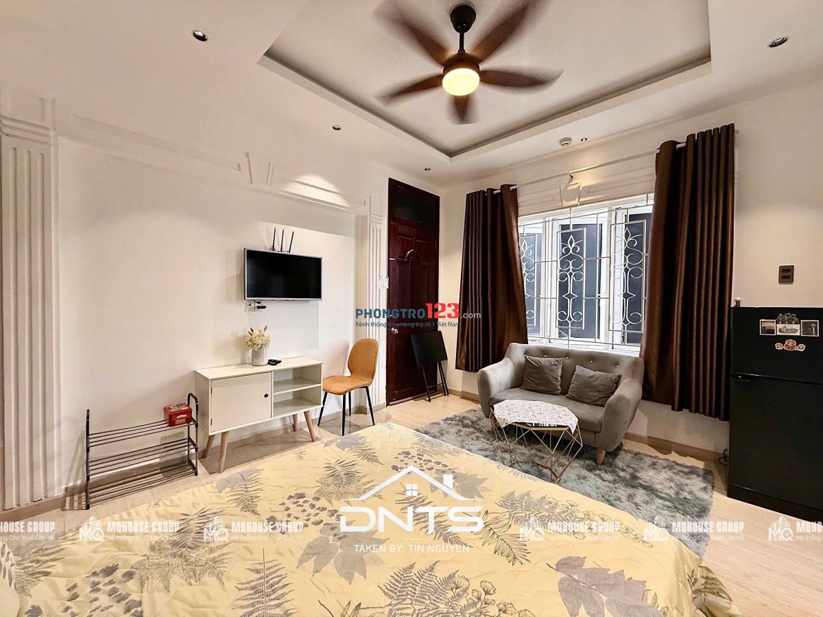 Cho thuê căn hộ mini balcony - thang máy giá rẽ ngay chợ Tân Định - Công viên Lê Văn Tám